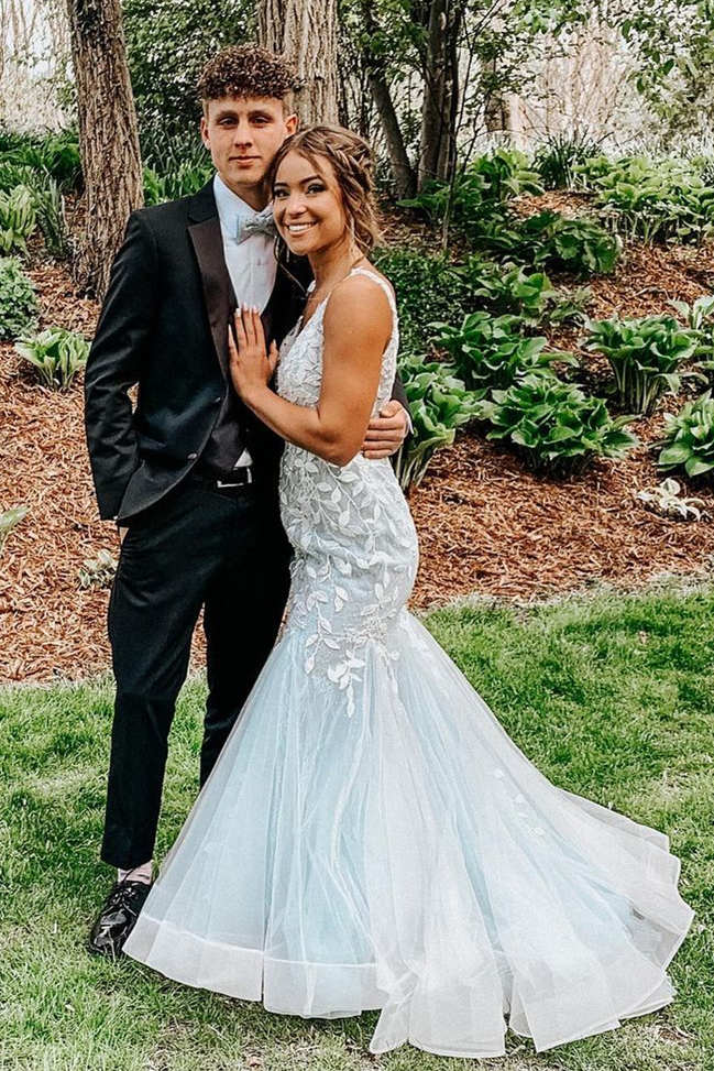Mint Green V-Neck Trumpet Prom Dress with Appliqué