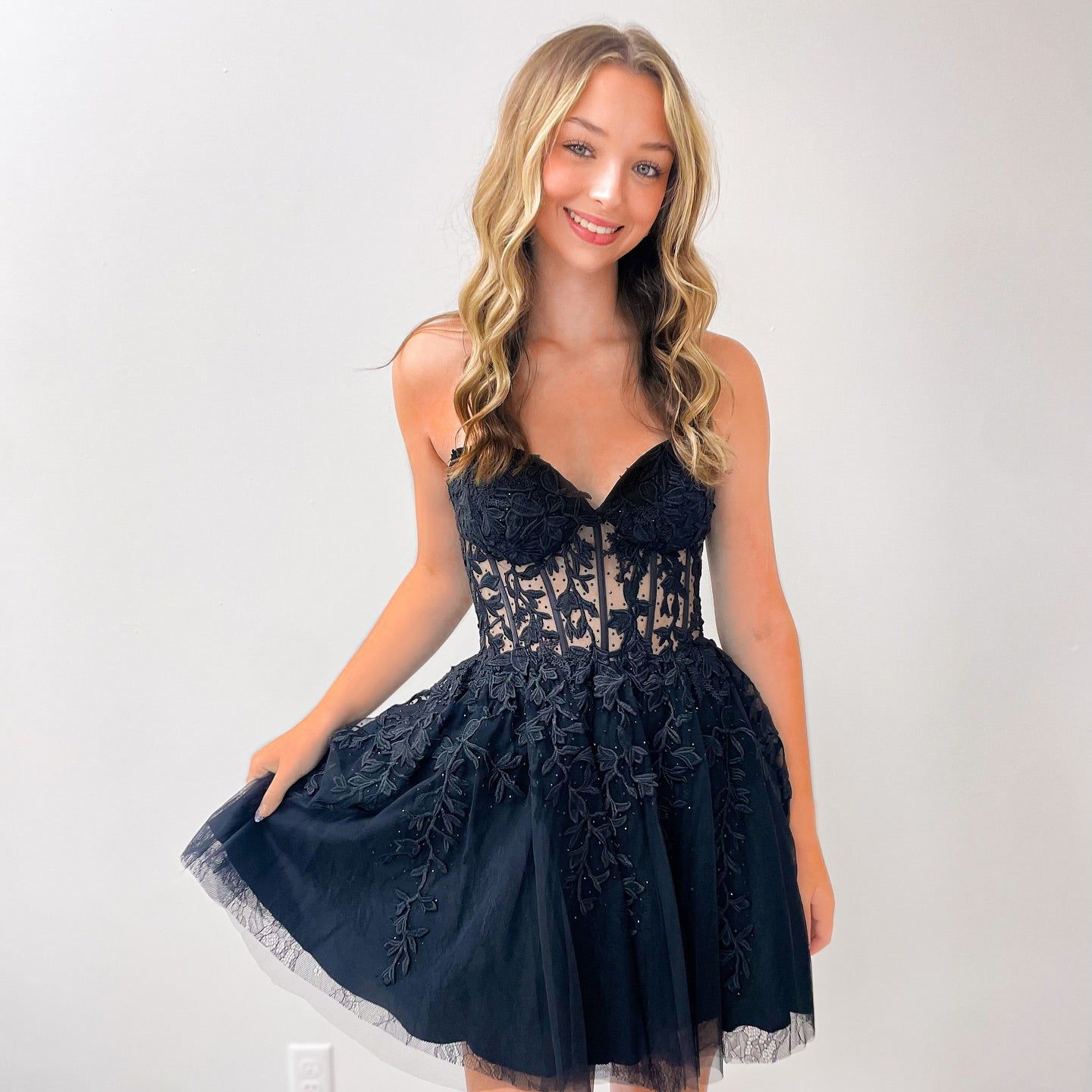Sweetheart Neckline Tulle Sheath Wedding Dress with Front Split