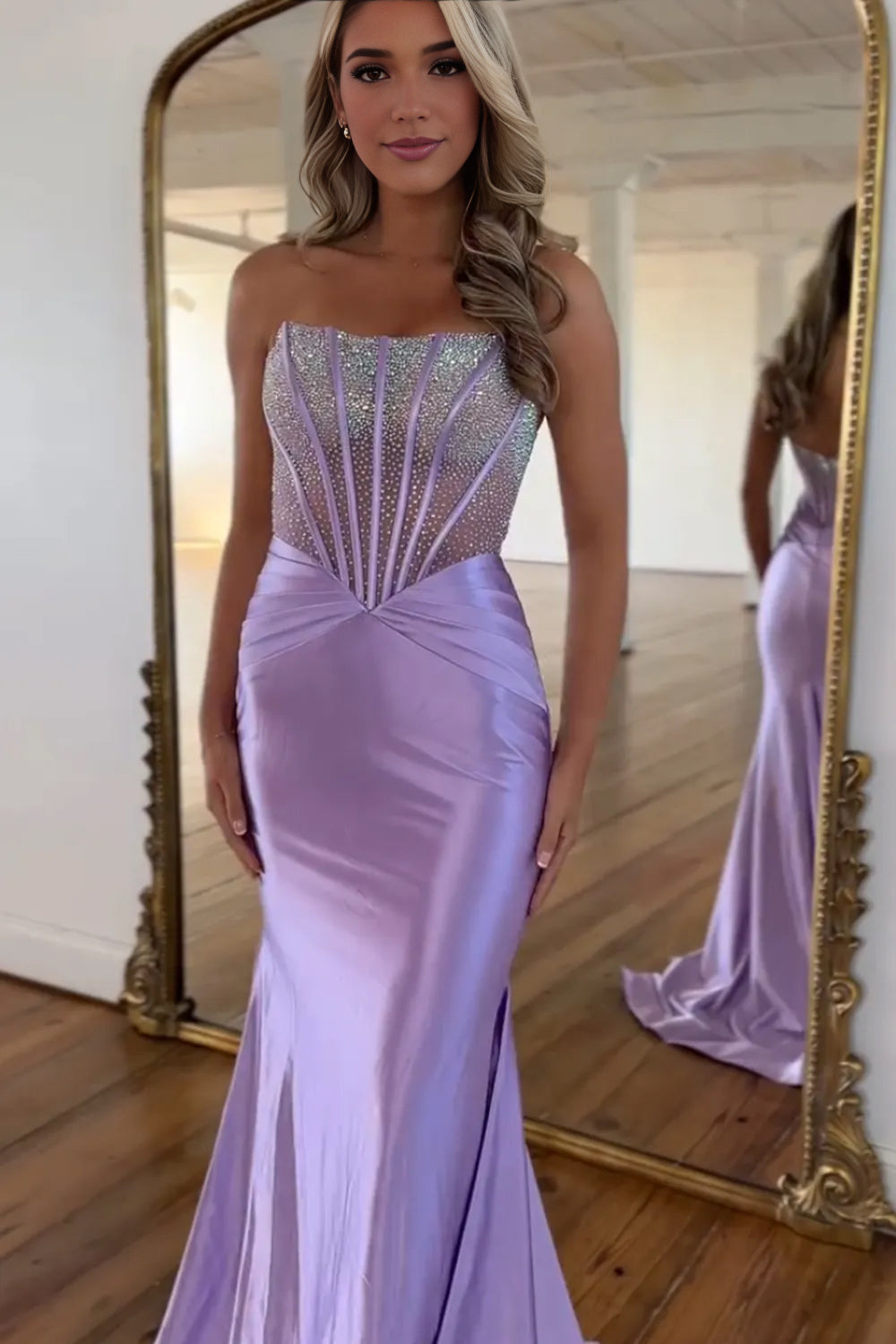 Elegant Lavender Satin Mermaid Prom Dress with Scoop Neck and Beading