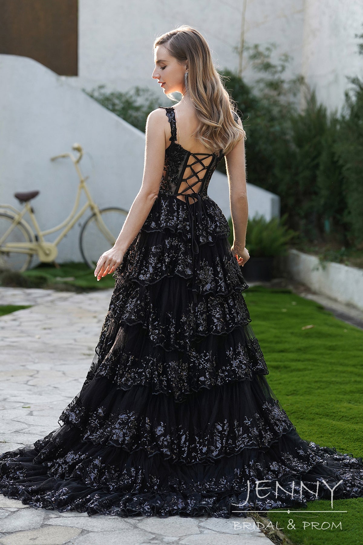 Elegant Black A-Line Tiered Tulle Prom Dress with Sweetheart Neck, Slit, and Appliques