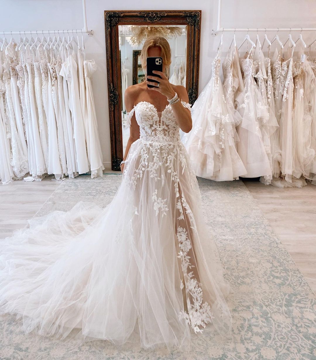 Fairy A Line Sweetheart Tulle Slit Wedding Dresses with Appliques LD062525