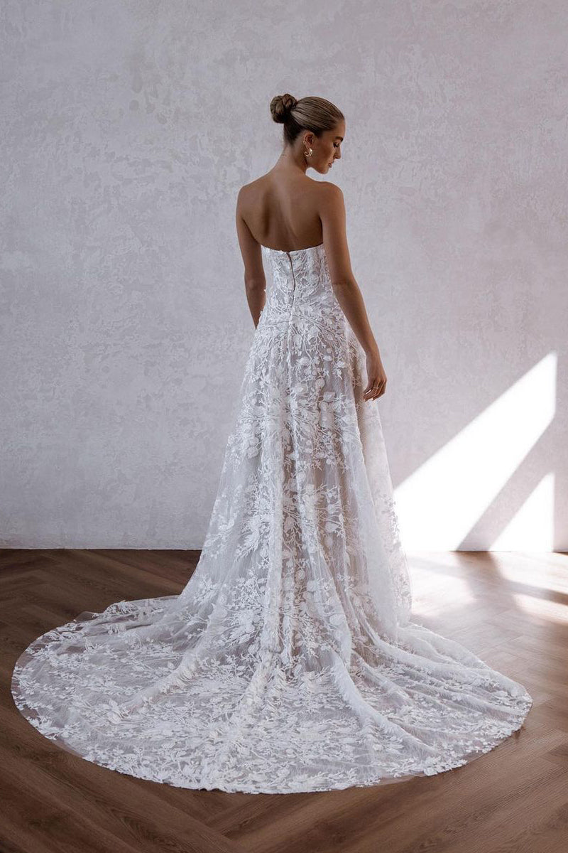 Gorgeous A Line Sweetheart Lace Appliques Beach Wedding Dresses LD062537