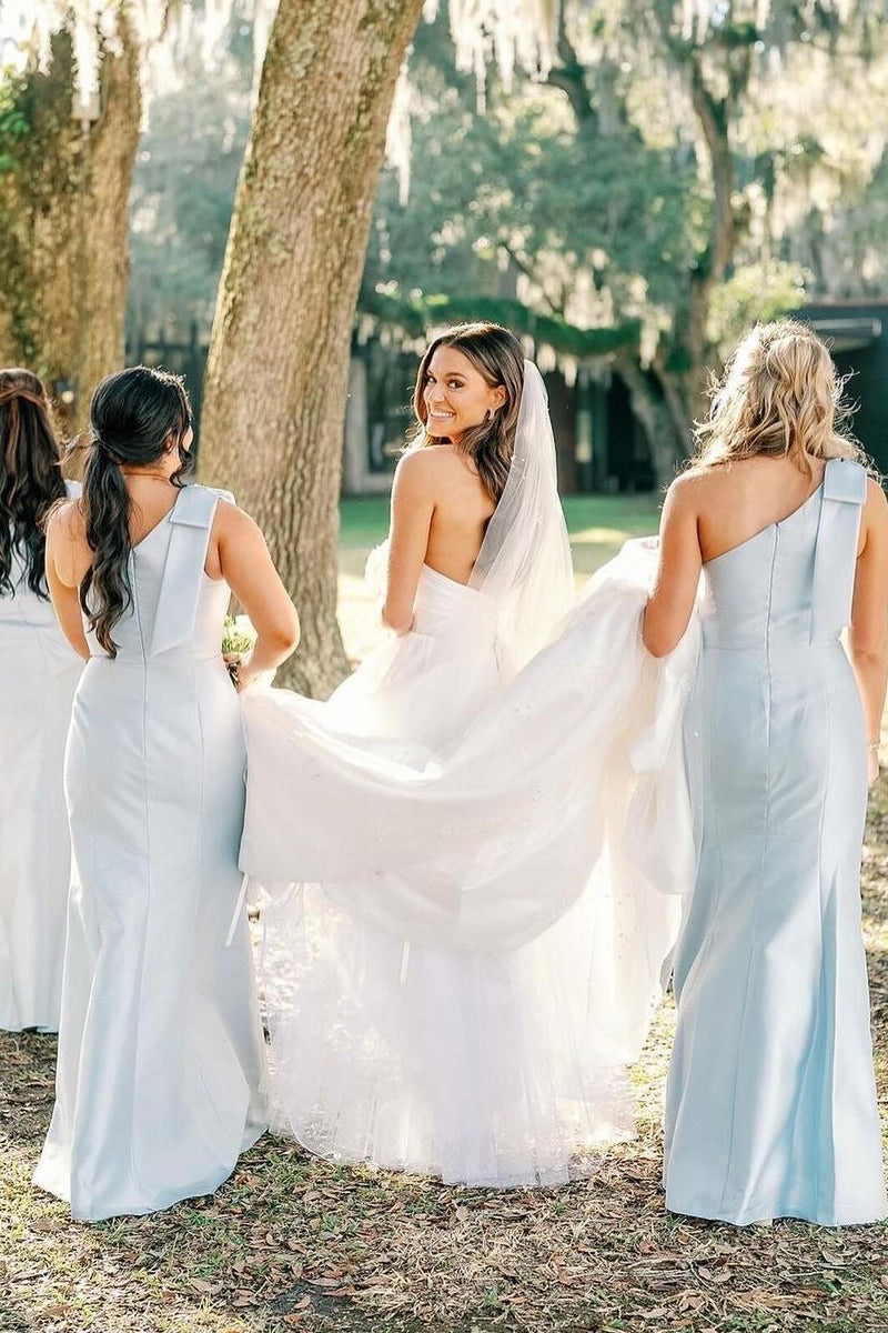 Light Blue One-Shoulder Satin Sheath Long Bridesmaid Dress with Elegant Design