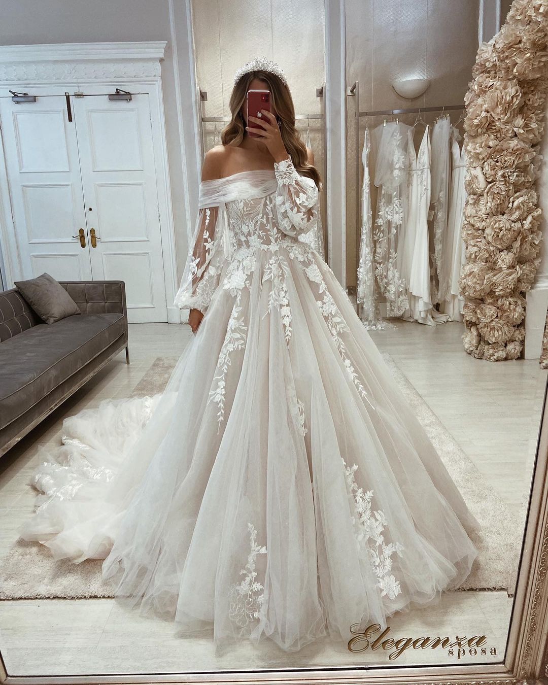 Gorgeous Bohemian A Line Off the Shoulder Tulle Wedding Dresses with Appliques LD062506