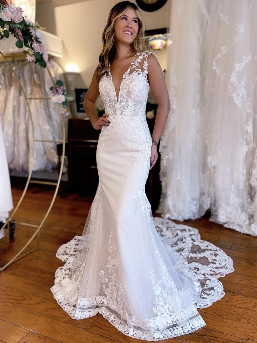 Mermaid V-Neck Wedding Dress with Long Sleeves and Appliqué Details