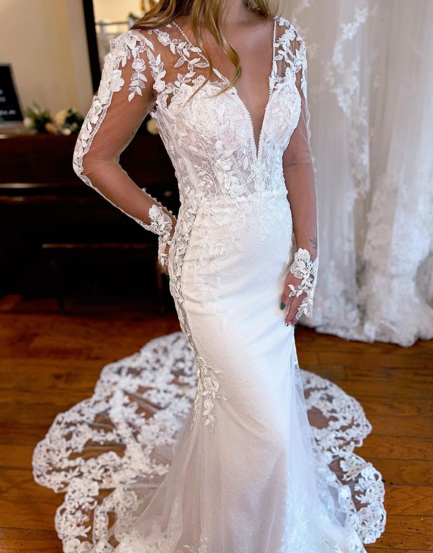 Mermaid V-Neck Wedding Dress with Long Sleeves and Appliqué Details