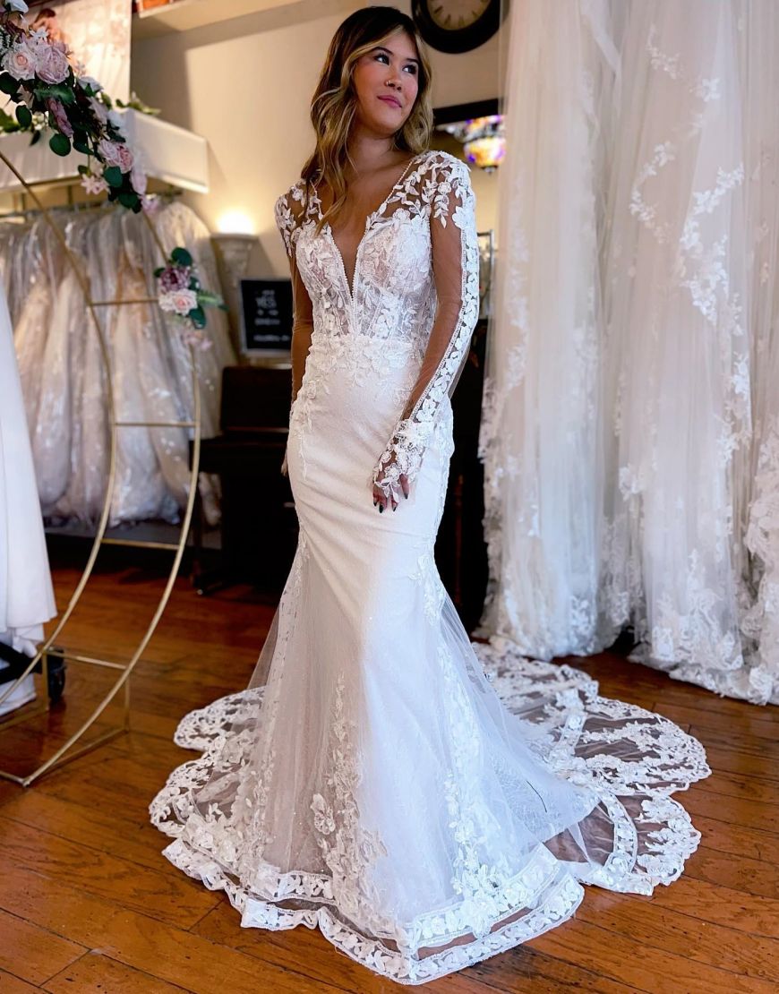 Mermaid V-Neck Wedding Dress with Long Sleeves and Appliqué Details