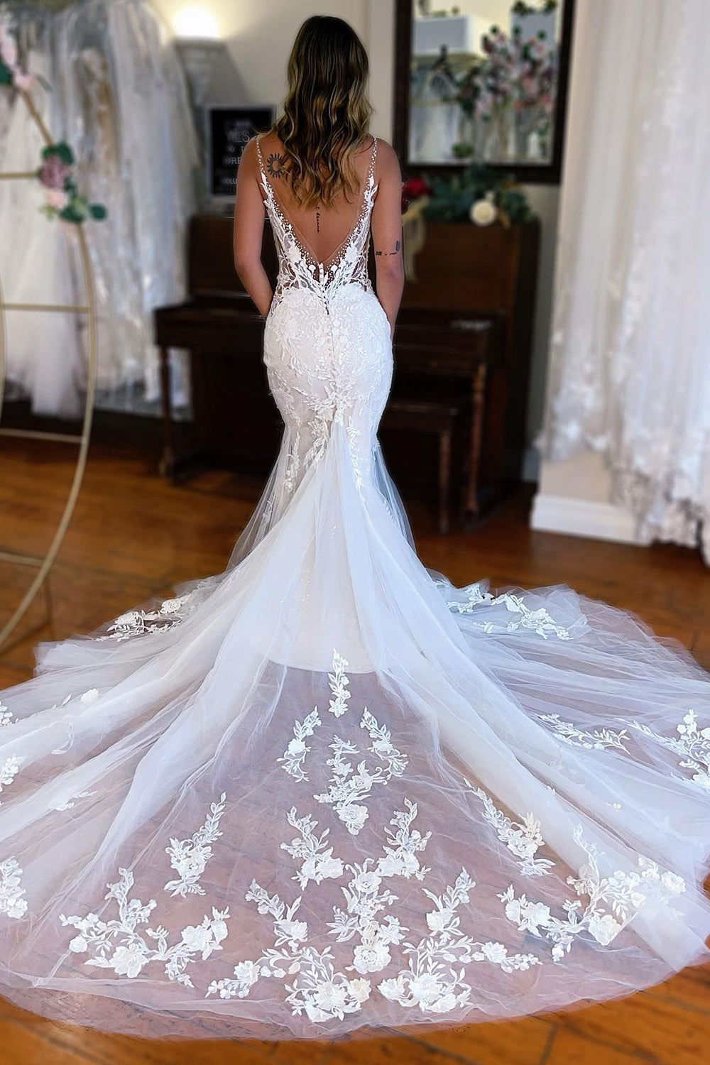 Violeta | White Lace Mermaid Wedding Dress with Deep V-Neckline