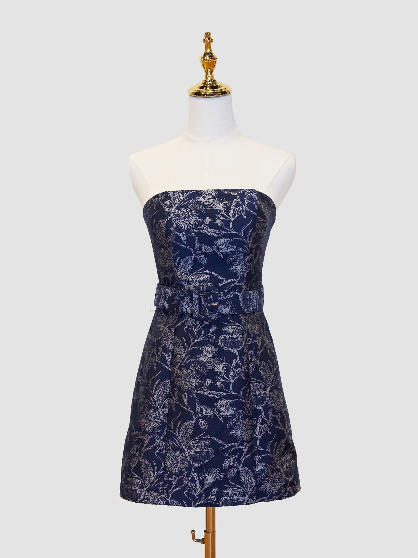 Amaryllis | Strapless Sheath Short Homecoming Dress