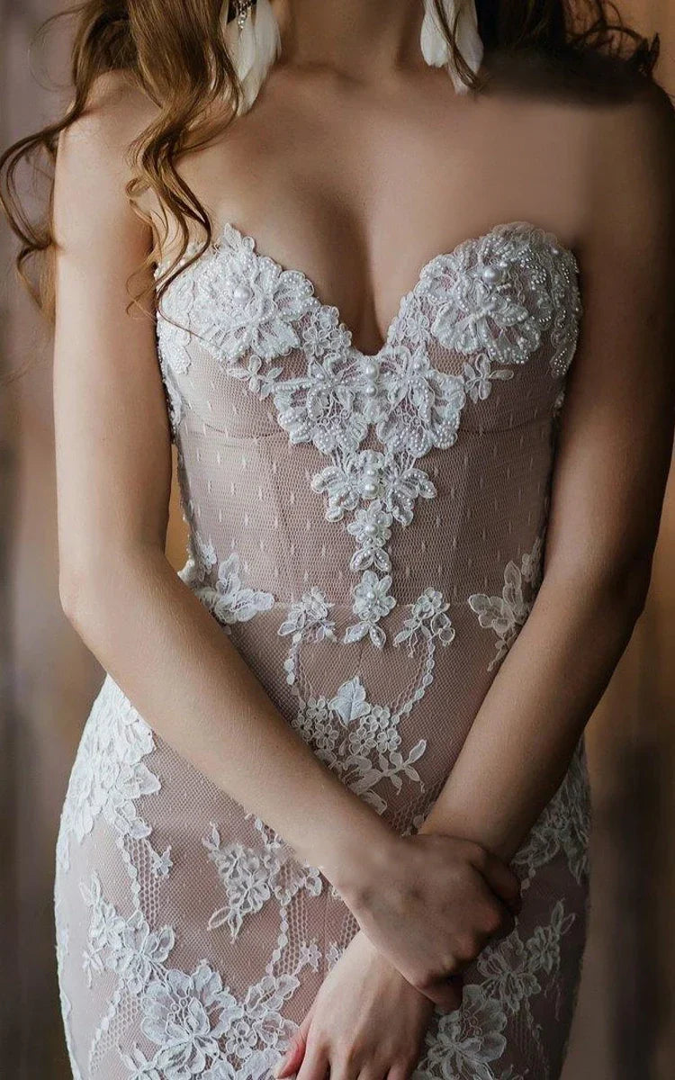 Floral Lace Boho A-Line Wedding Dress with Sweetheart Neckline and Court Train