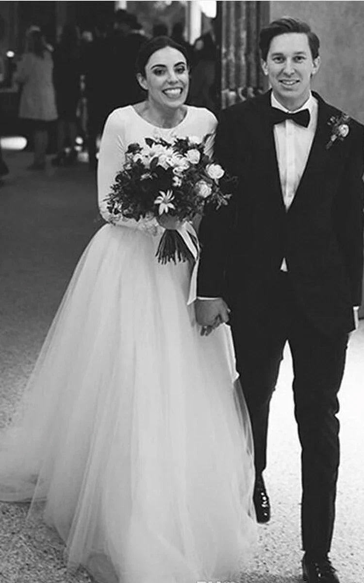 Elegant Long Sleeve Fitted Jersey and Tulle Wedding Dress