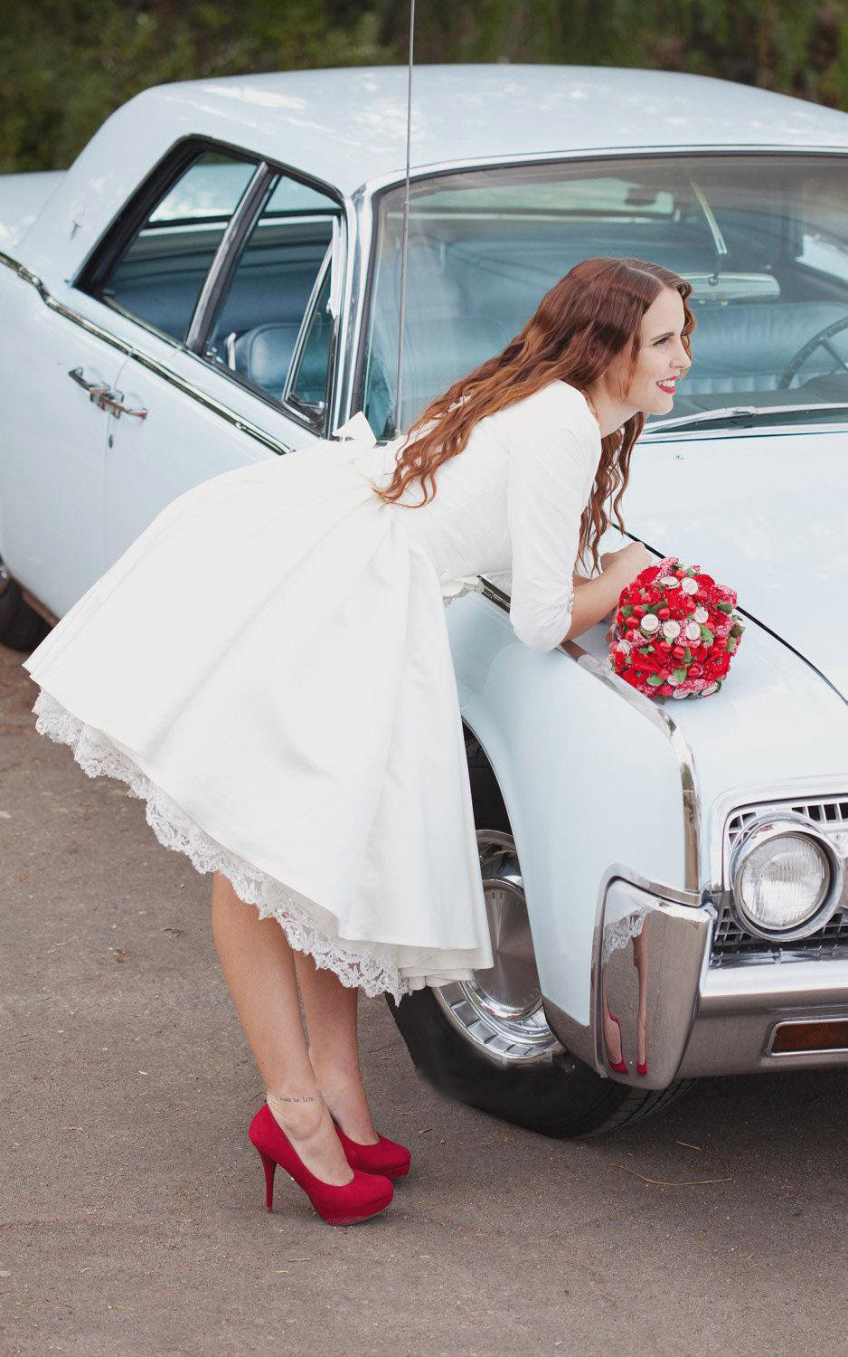 Mira | Knee-Length Wedding Dress with 3/4 Lace Sleeves