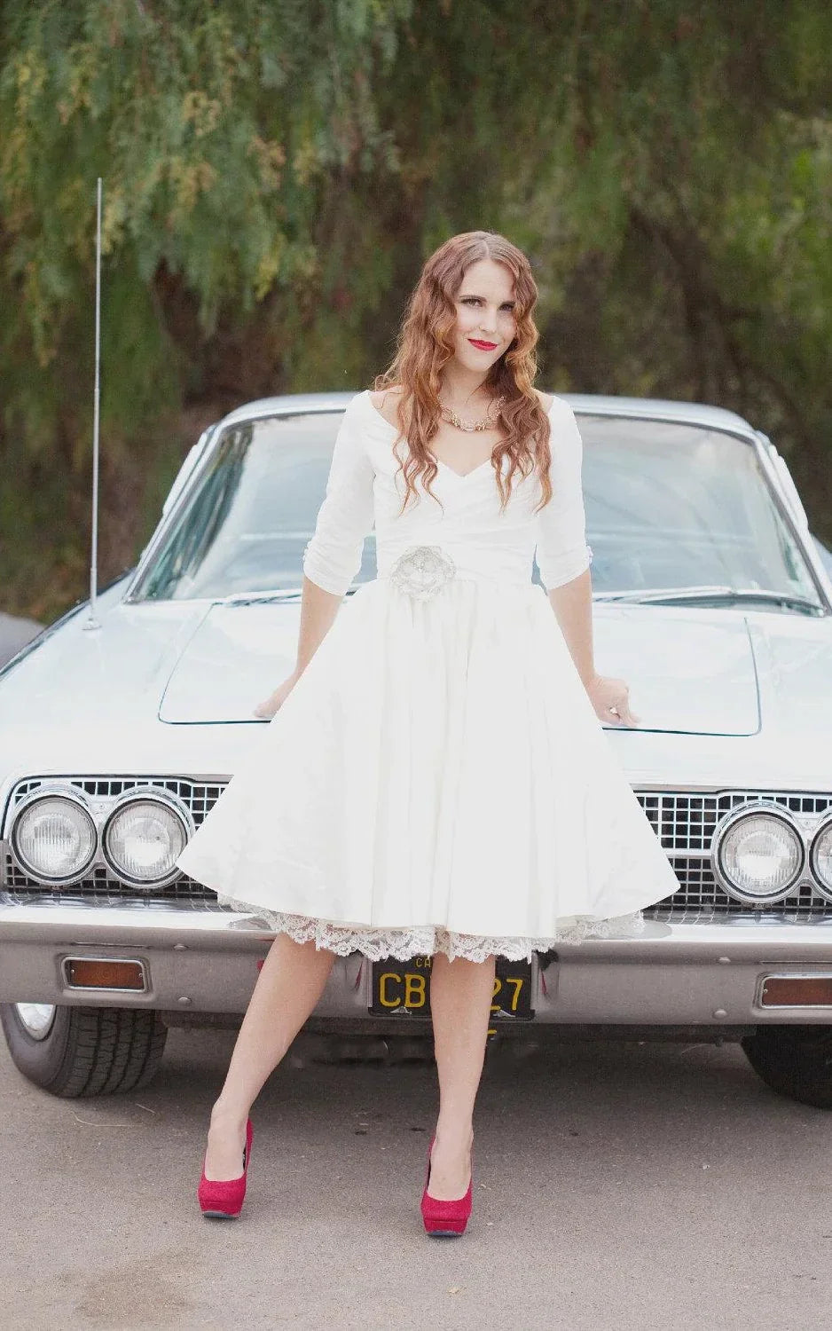 Mira | Knee-Length Wedding Dress with 3/4 Lace Sleeves