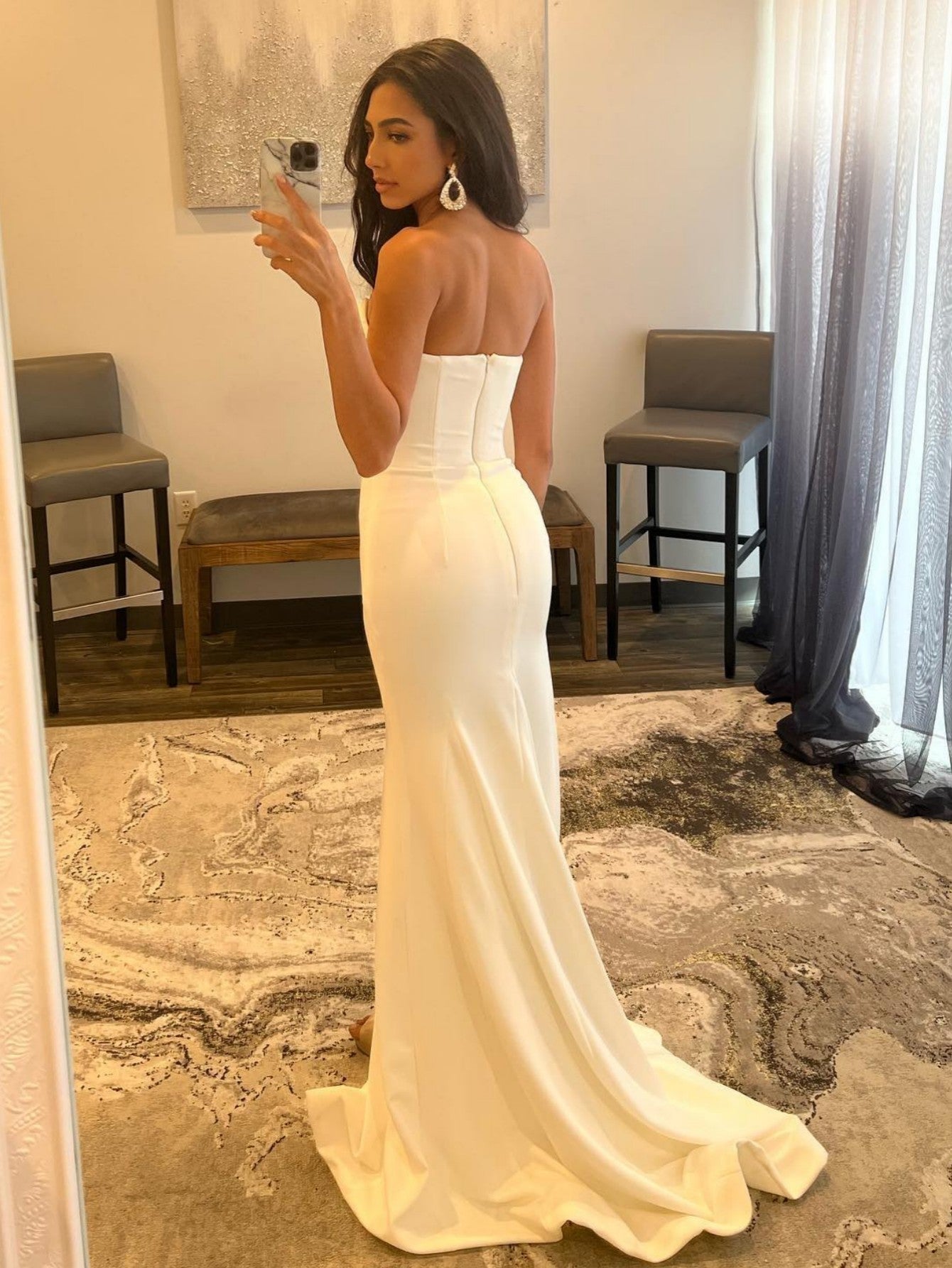 Sophisticated White V-Neck Strapless Prom Dress with Slit