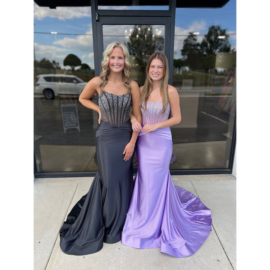 Elegant Lavender Satin Mermaid Prom Dress with Scoop Neck and Beading