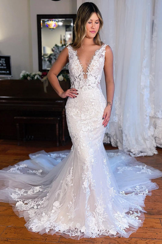 Violeta | White Lace Mermaid Wedding Dress with Deep V-Neckline