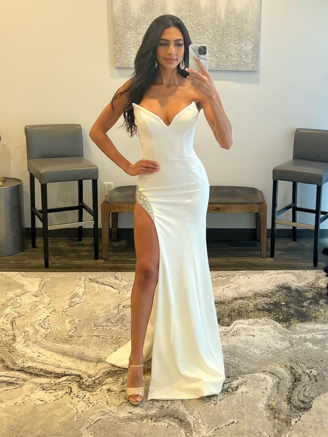 Sophisticated White V-Neck Strapless Prom Dress with Slit