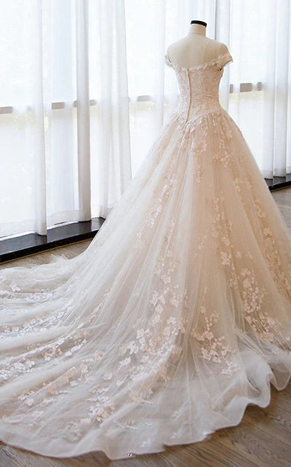 Gorgeous Off-the-Shoulder Lace Wedding Dress with Tulle Vintage Bridal Gown