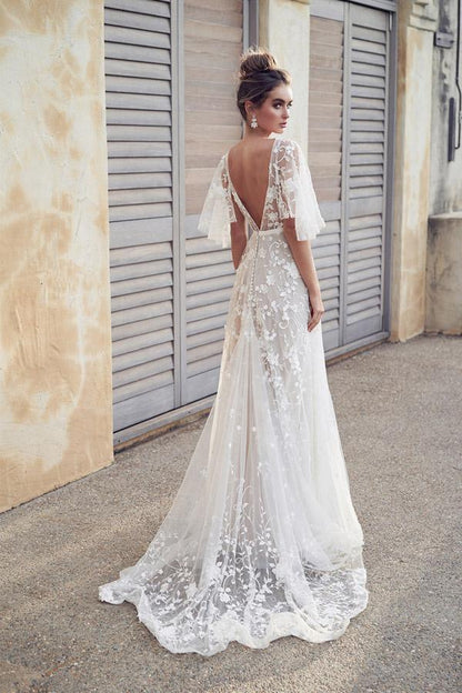 Modern Romantic A-Line Chiffon Lace Wedding Dress with V-Neck and Long Sleeves