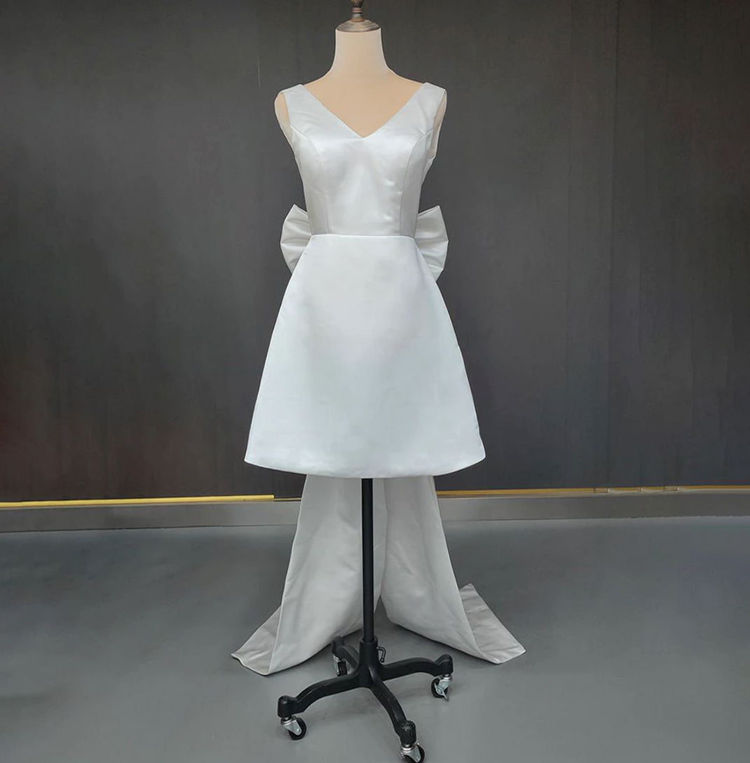 Karelia | Short A-Line Satin Wedding Dress with V-Neck and Large Bow